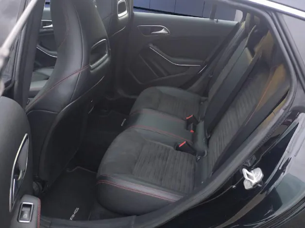 Mercedes-Benz CLA 250 AMG Line Shooting Brake