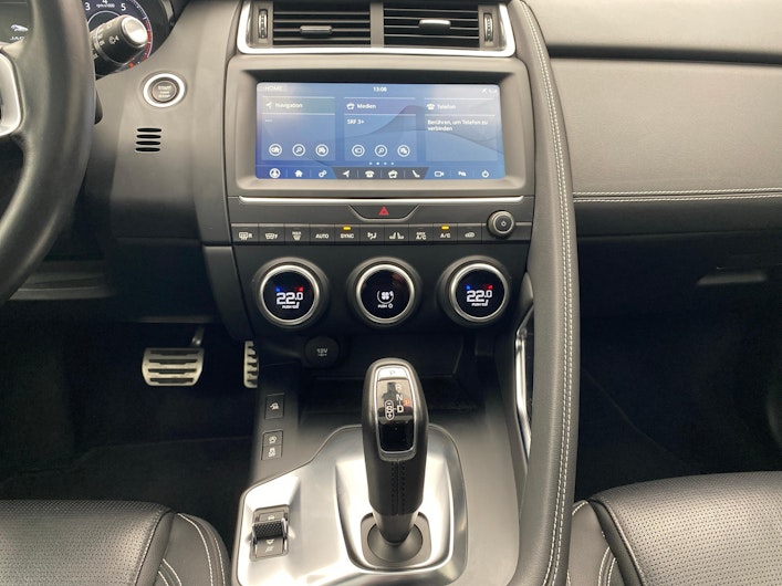 immagine del veicolo JAGUAR E-PACE