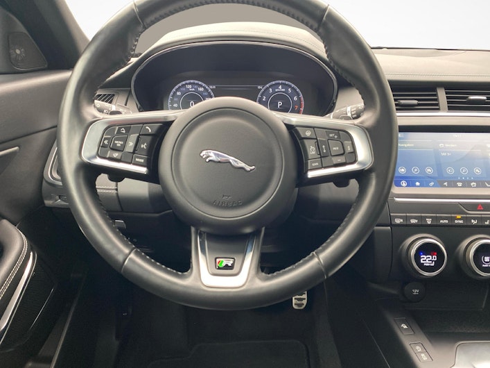 immagine del veicolo JAGUAR E-PACE