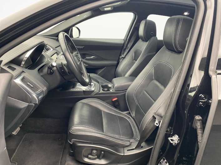 immagine del veicolo JAGUAR E-PACE