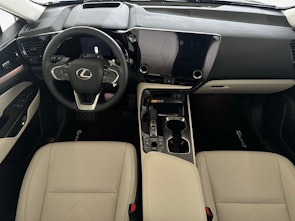 Fahrzeugbild LEXUS NX 450h+ Comfort