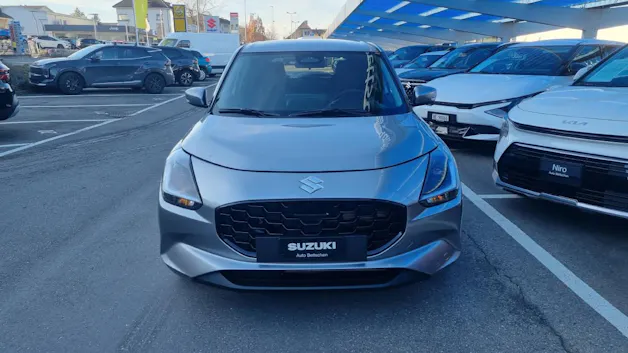 Suzuki Swift 1.2 Sakura Top Hybrid
