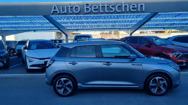 Suzuki Swift 1.2 Sakura Top Hybrid