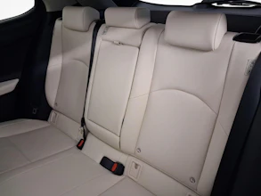 https://vehicle.imgix.net/4201251/f4bce98b-f8b3-4239-851b-3cb2a7ac7a9c.jpg