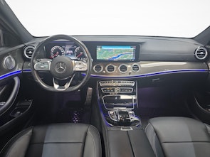 Fahrzeugbild MERCEDES-BENZ E 450 4MATIC T-Modell AMG Line