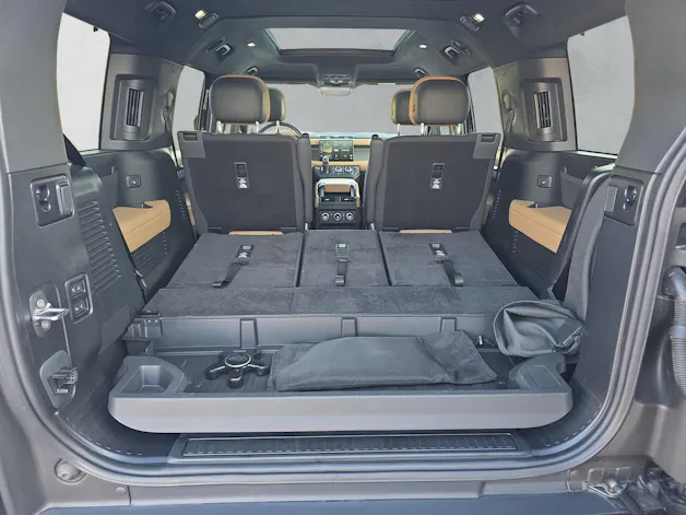 Land Rover Defender 130 3.0 D I6 300 X-Dynamic HSE (CH) AHK 3.0T