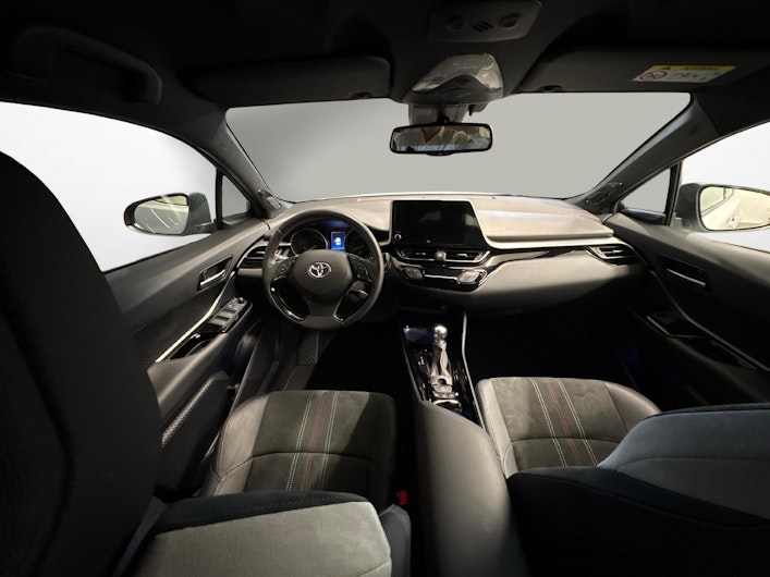 image du véhicule TOYOTA C-HR