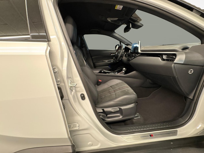 image du véhicule TOYOTA C-HR