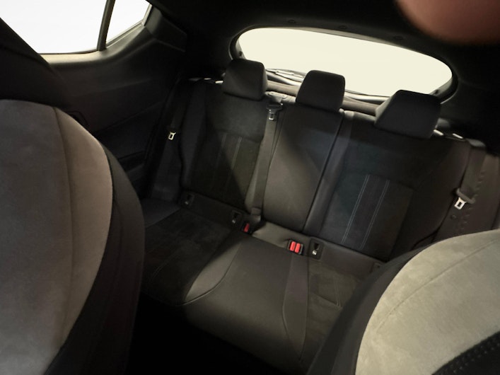 image du véhicule TOYOTA C-HR