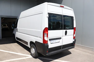 Fahrzeugbild PEUGEOT Boxer Kaw. 335 L2H2 2.2 BlueHDi 140 Premium S/S