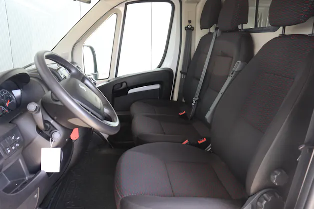 Peugeot Boxer Kaw. 335 L2H2 2.2 BlueHDi 140 Premium S/S