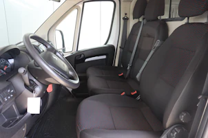 Fahrzeugbild PEUGEOT Boxer Kaw. 335 L2H2 2.2 BlueHDi 140 Premium S/S
