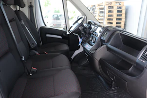 Fahrzeugbild PEUGEOT Boxer Kaw. 335 L2H2 2.2 BlueHDi 140 Premium S/S