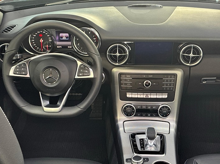 image du véhicule MERCEDES-BENZ SLC 200