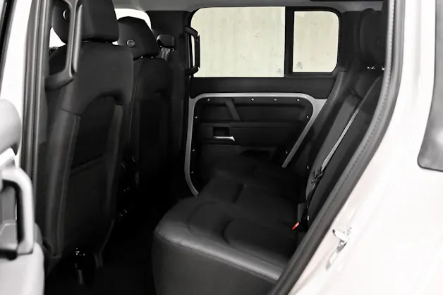 Land Rover Defender 110 3.0 D I6 250 S