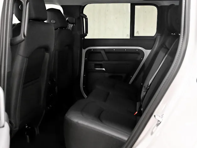 Land Rover Defender 110 3.0 D I6 250 S