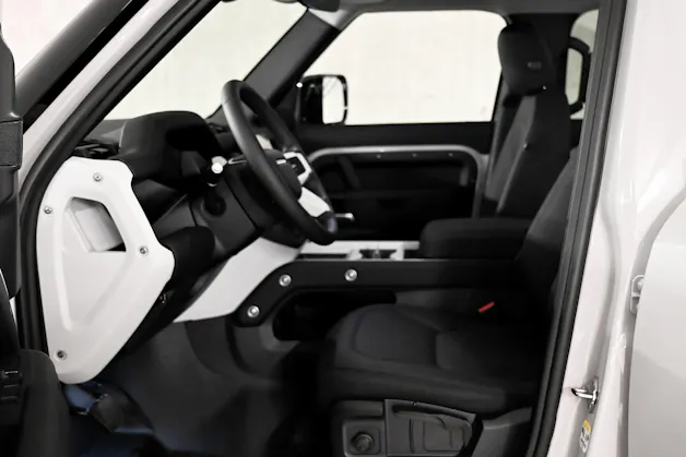 Land Rover Defender 110 3.0 D I6 250 S