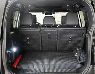 Land Rover Defender 110 3.0 D I6 250 S