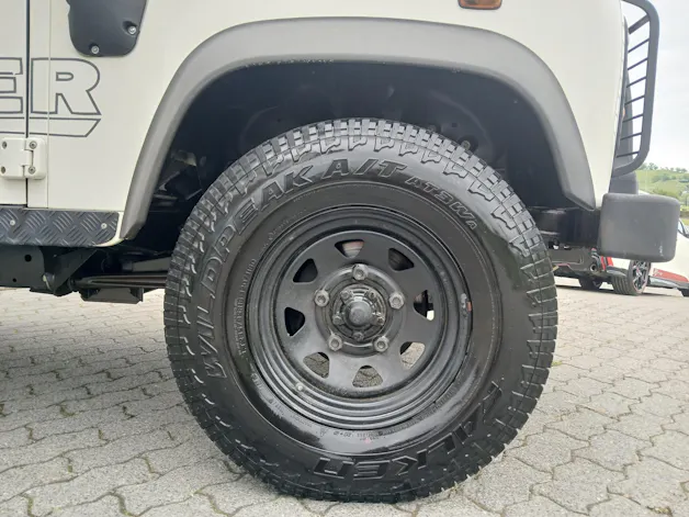 Land Rover Defender 90 2.4 Tdi SW
