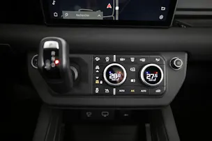 Land Rover Defender 110 3.0 D I6 250 X-Dynamic SE