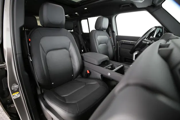 Land Rover Defender 110 3.0 D I6 250 X-Dynamic SE