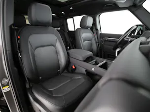 Land Rover Defender 110 3.0 D I6 250 X-Dynamic SE