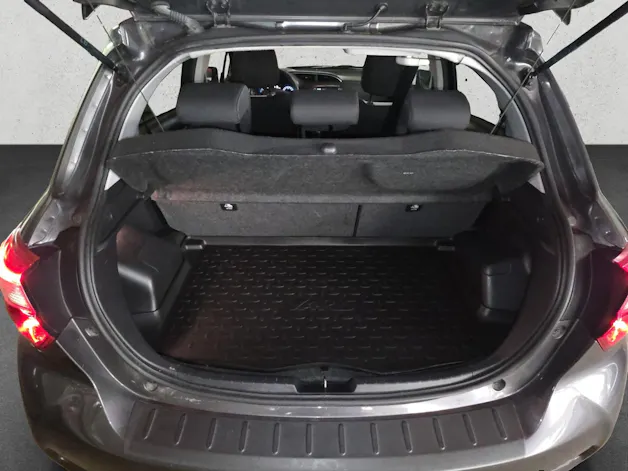 Toyota Yaris 1.5 VVT-i HSD Trend