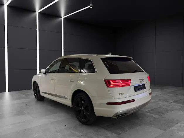 Audi Q7 3.0 V6 TDI quattro T-Tronic