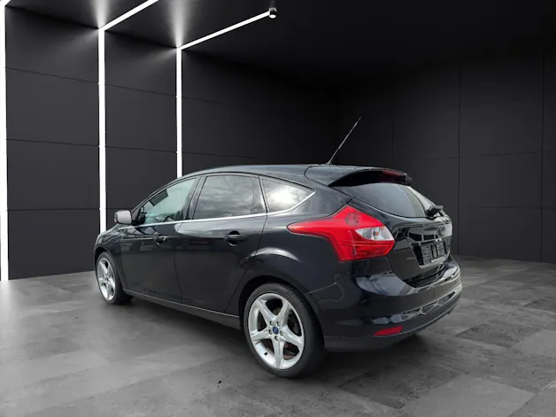 Ford Focus 1.6i EcoB SCTi 182 Titanium