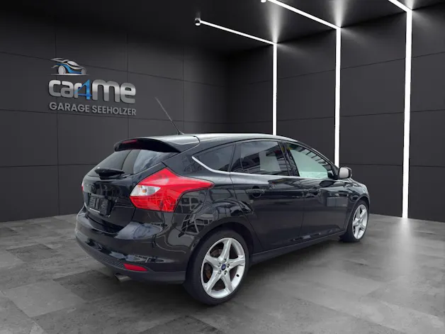 Ford Focus 1.6i EcoB SCTi 182 Titanium