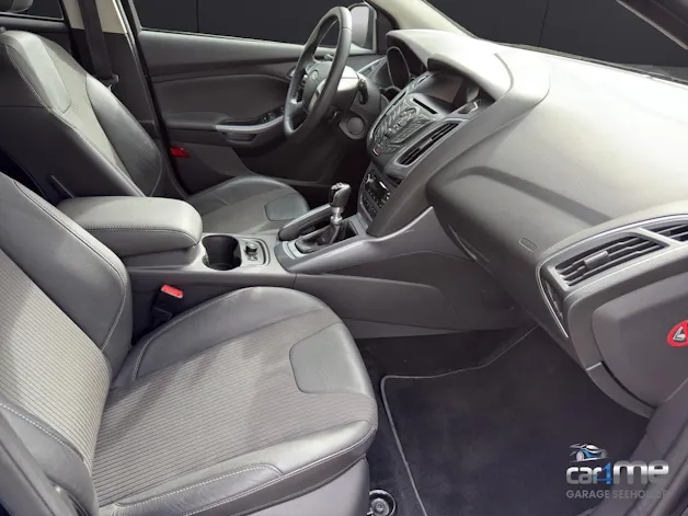 Ford Focus 1.6i EcoB SCTi 182 Titanium