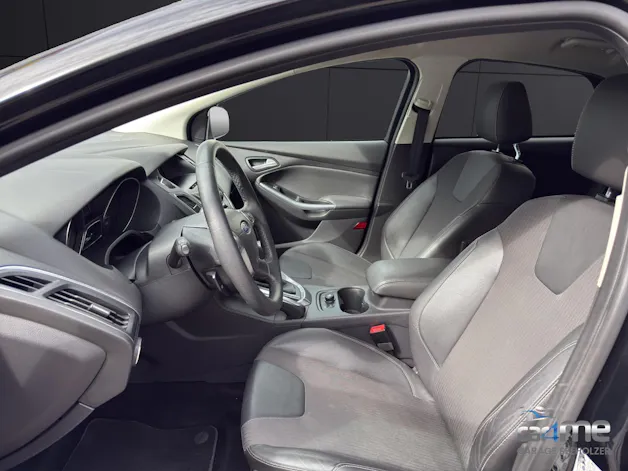 Ford Focus 1.6i EcoB SCTi 182 Titanium