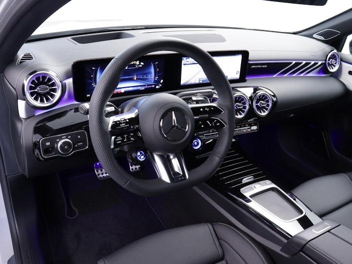 Fahrzeugbild MERCEDES-BENZ A 45 AMG