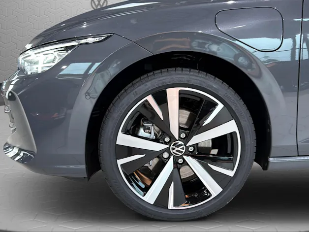 VW Golf 1.5 TSI PHEV Style