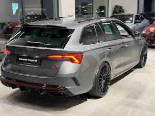 Škoda Octavia Combi 2.0 TSI DSG RS