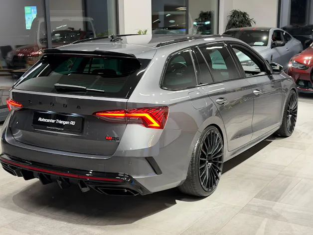 Škoda Octavia Combi 2.0 TSI DSG RS