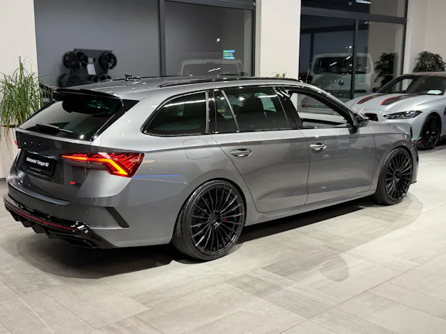 Škoda Octavia Combi 2.0 TSI DSG RS