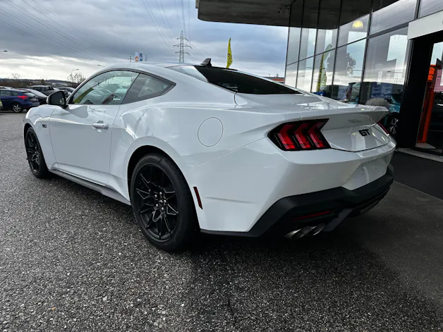 Ford Mustang Fastback 5.0 V8 GT Automat NITE PONY BLACK-PACK!
