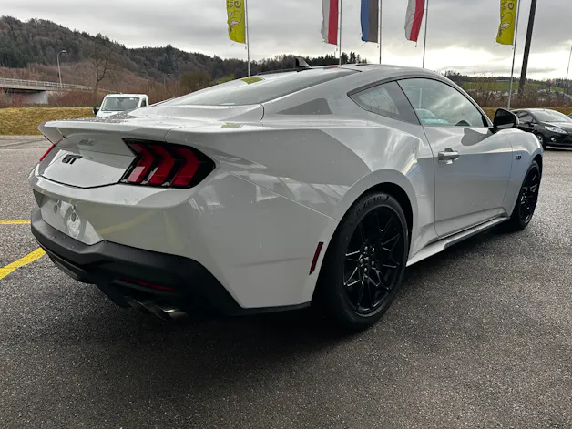 Ford Mustang Fastback 5.0 V8 GT Automat NITE PONY BLACK-PACK!