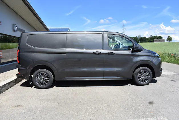 Ford Transit Custom Van 340 L2H1 83kWh Limited