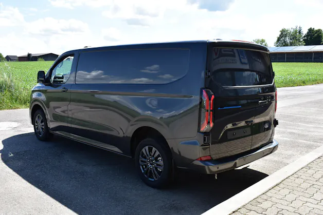 Ford Transit Custom Van 340 L2H1 83kWh Limited