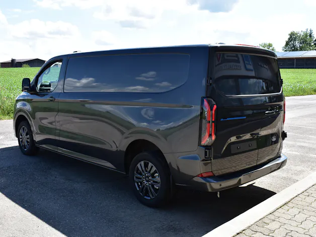 Ford Transit Custom Van 340 L2H1 83kWh Limited