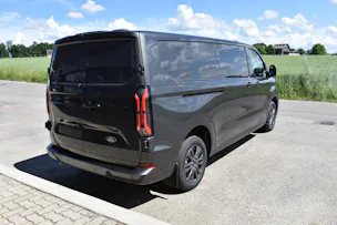 Ford Transit Custom Van 340 L2H1 83kWh Limited