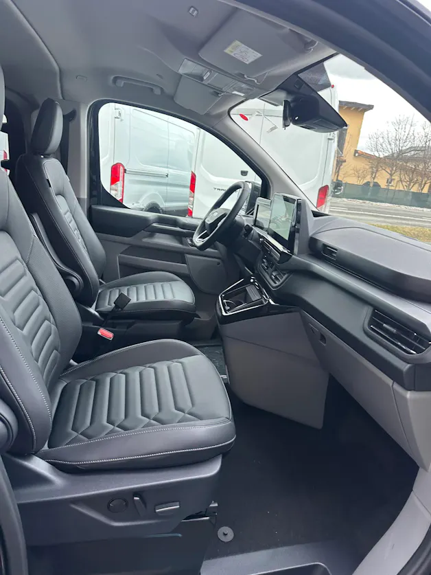 Ford Tourneo Custom 320 L2 2.0 EcoBl Titan.X/170/Aut.4WD