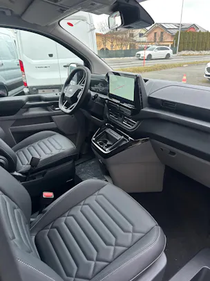 Ford Tourneo Custom 320 L2 2.0 EcoBl Titan.X/170/Aut.4WD