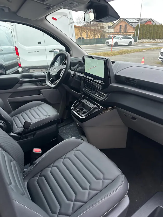 Ford Tourneo Custom 320 L2 2.0 EcoBl Titan.X/170/Aut.4WD