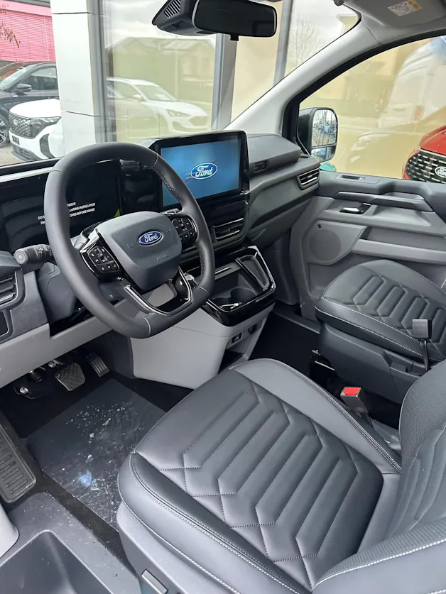 Ford Tourneo Custom 320 L2 2.0 EcoBl Titan.X/170/Aut.4WD