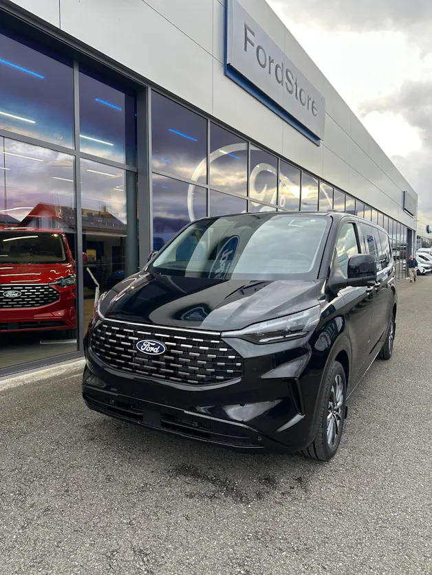 Ford Tourneo Custom 320 L2 2.0 EcoBl Titan.X/170/Aut.4WD