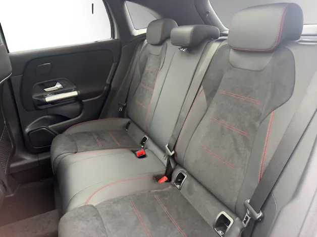 Mercedes-Benz GLA 220 4Matic 8G-DCT