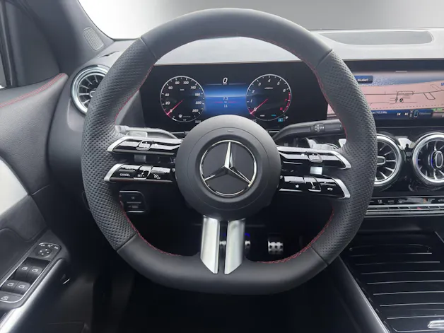 Mercedes-Benz GLA 220 4Matic 8G-DCT